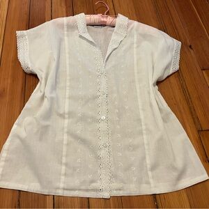 Vintage white eyelet short sleeve button up blouse